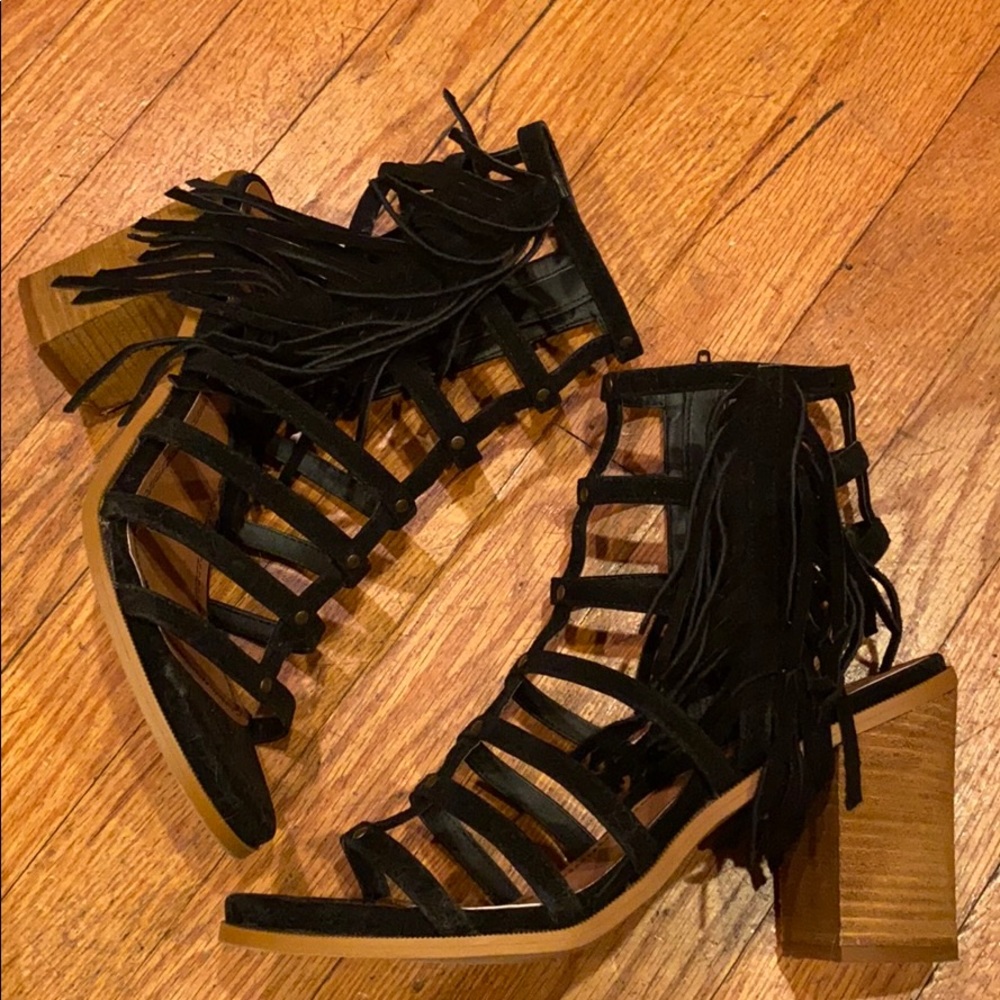 Cynthia Covergirl Fringe Heels